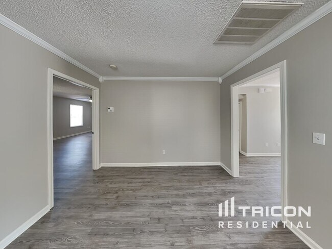 Building Photo - 108 Chapelwood Drive Columbia SC