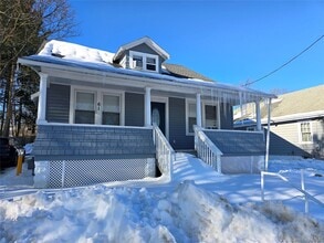 Building Photo - 61 Violet Ave