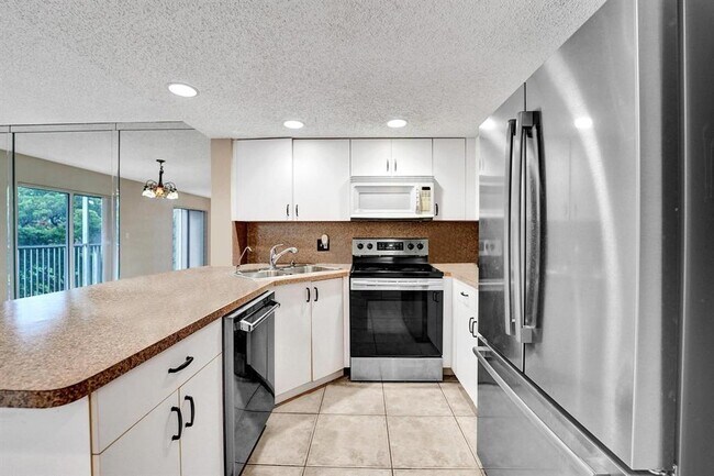 Foto del edificio - 9470 Tangerine Pl