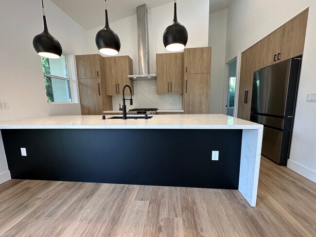 Kitchen - 11521 Braddock Dr