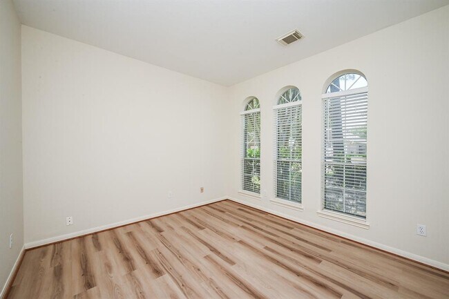 Foto del edificio - 18018 Somerset Knolls Ct
