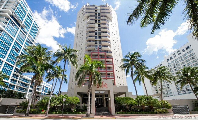 Foto del edificio - 6767 Collins Ave