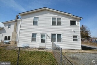 Building Photo - 23 S Upham St