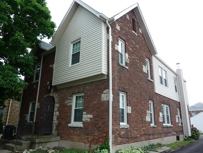 Building Photo - 310 Wendover Ave