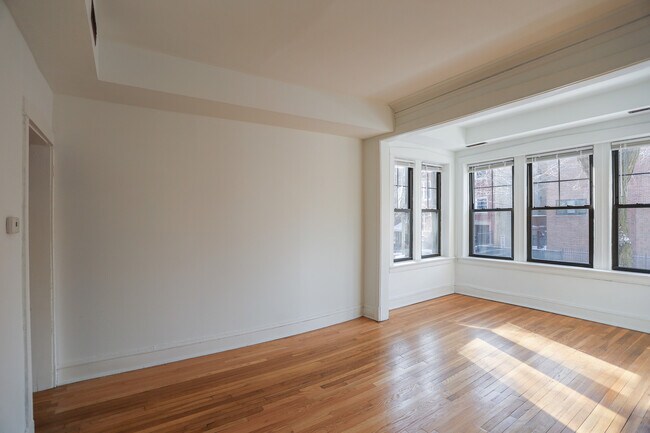 Building Photo - 1057 N Oakley Blvd
