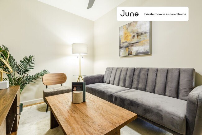 Foto del edificio - Room in Shared 3 bed/1 bath home