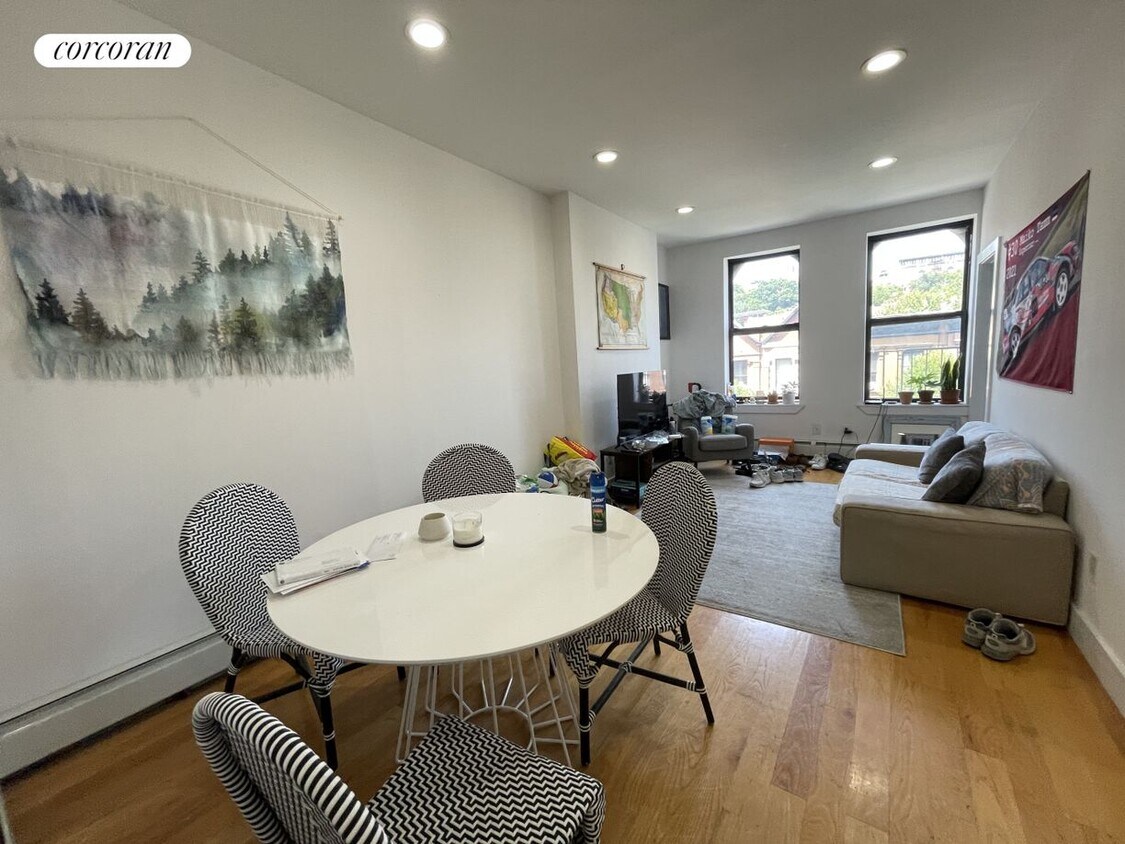 Foto principal - 496 Manhattan Ave