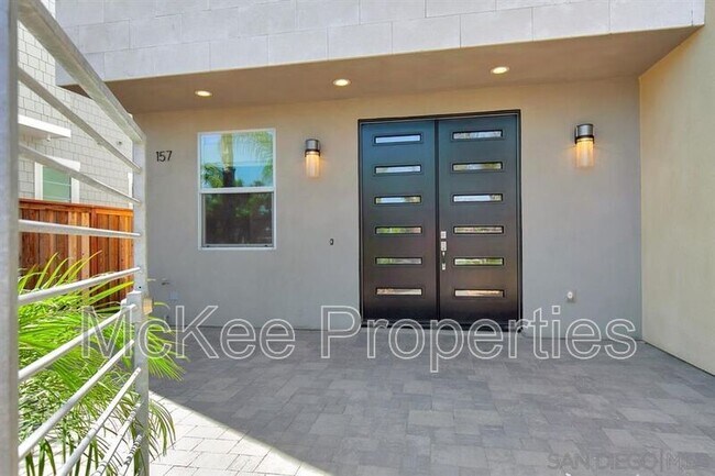 Building Photo - 157 Donax Ave