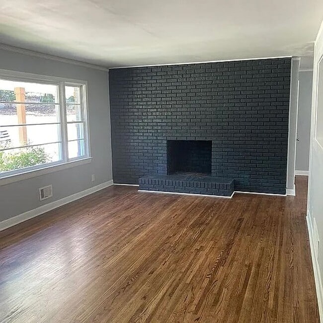 Building Photo - Peaceful home in Forest Acres!