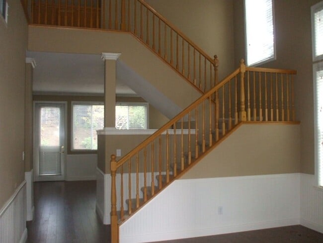 Building Photo - Swan Lake - Gated in Granite Bay