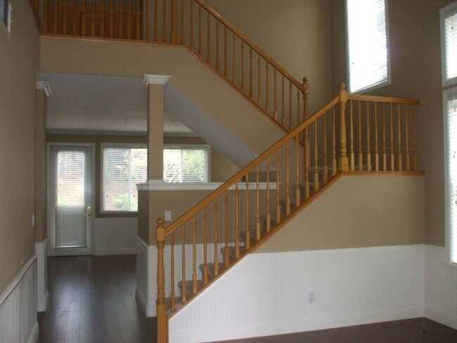 Foto del edificio - Swan Lake - Gated in Granite Bay