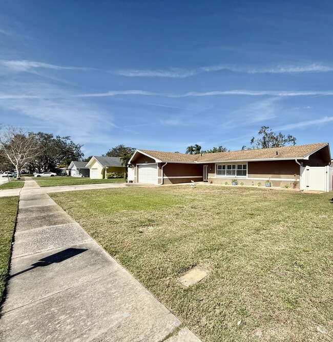 Building Photo - 13151 84th Terrace N