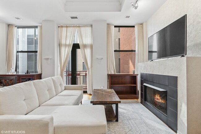 Building Photo - 208 W Washington St