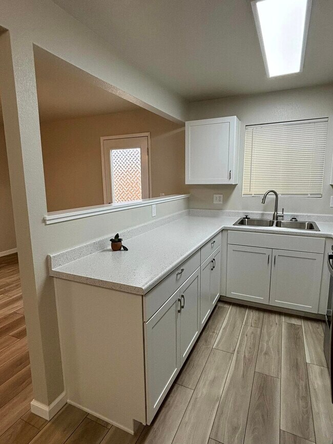 Building Photo - 1710 Scottsdale Way