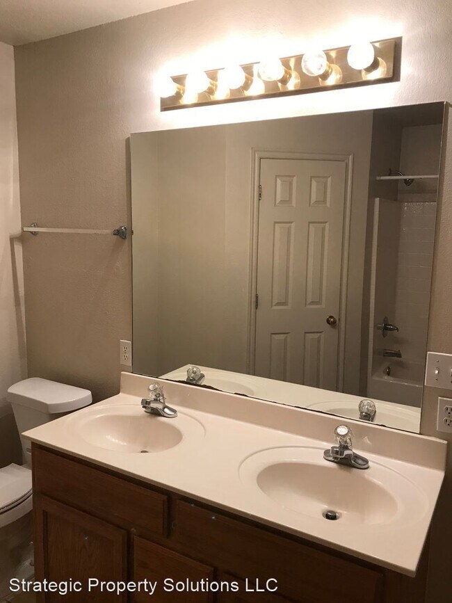 Foto del edificio - 3 br, 2 bath House - 1231 Kingston Road