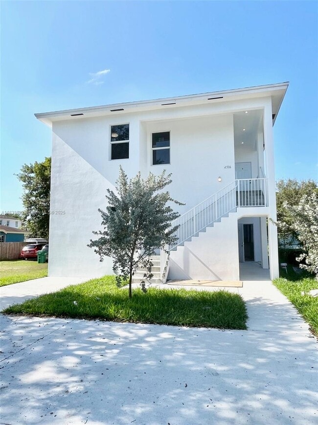 Building Photo - 4506 NW 22nd Ct