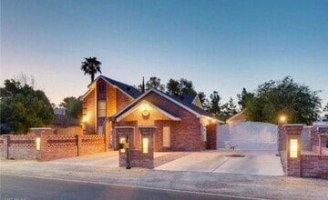 Building Photo - 5704 Avenida Tampico