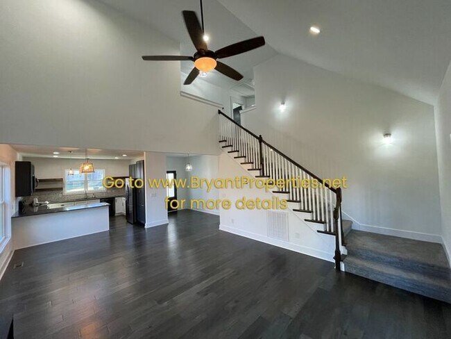 Building Photo - 1049 Jonathan Ln. - Springfield, TN