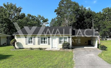 Building Photo - 4807 Seminole Rd NE