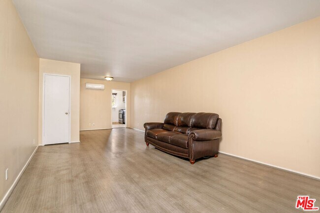 Foto del edificio - 1435 N Fairfax Ave