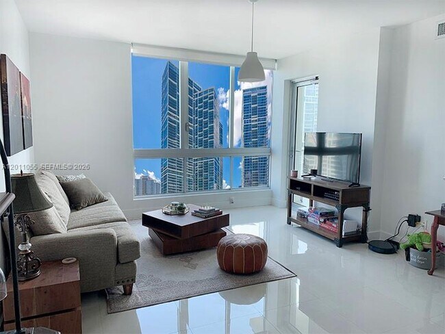 Building Photo - 300 S Biscayne Blvd