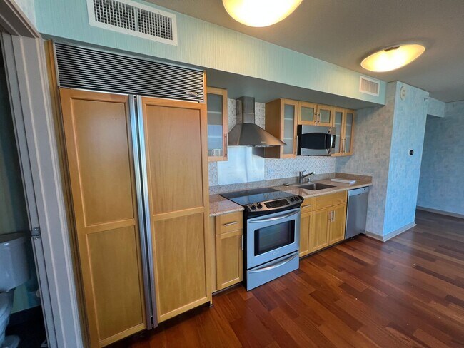 Building Photo - Moana Pacific, High rise 44th floor spacious 1 bedroom/1 bathroom