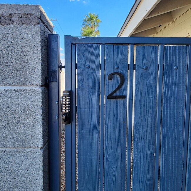 Foto del edificio - 1920 W Mulberry Dr