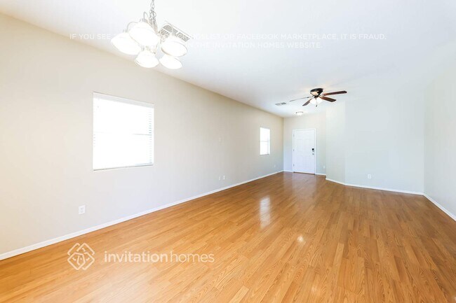 Foto del edificio - 35920 W Velazquez Dr