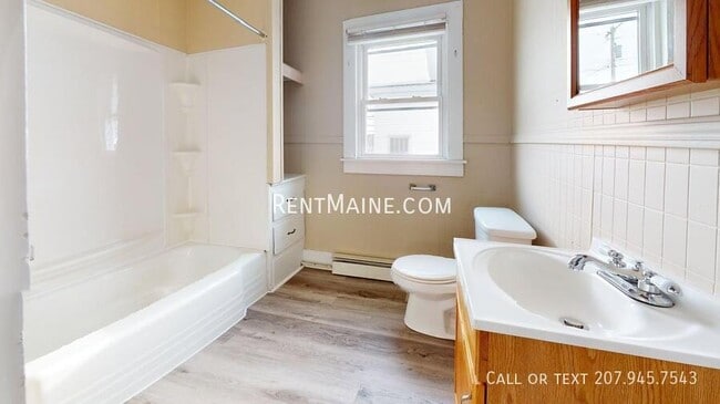 Foto del edificio - 172 College Ave