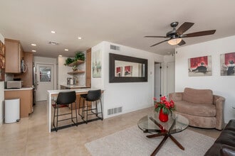 Building Photo - 4924 N Woodmere Fairway