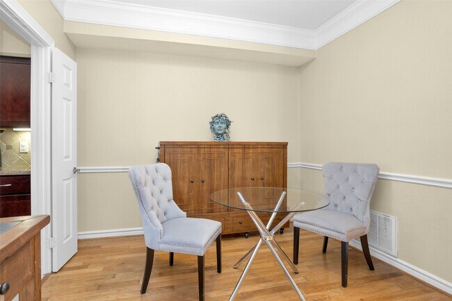 Foto del edificio - 2700 Revere St