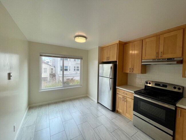 Building Photo - 438 25th Avenue (1098r)