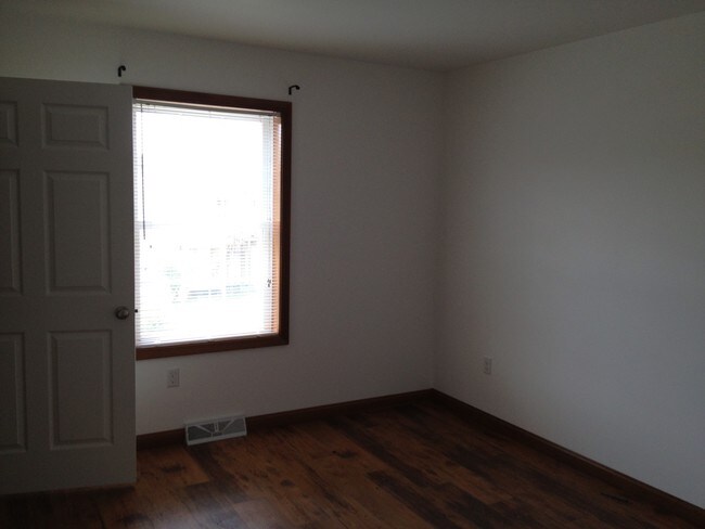 Room for rent in townhouse - 535 2nd St