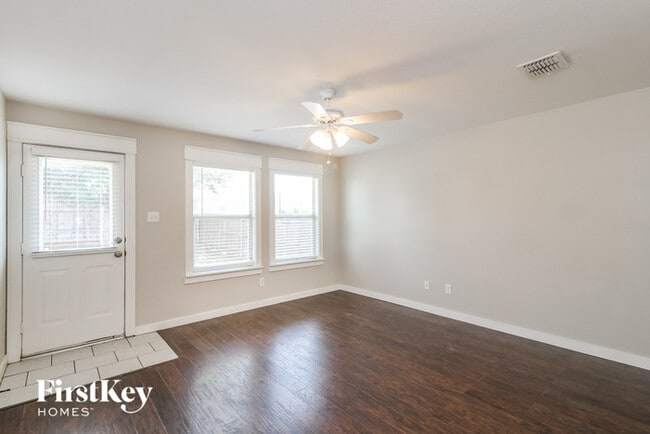 Building Photo - 1105 Eagle Claw Dr
