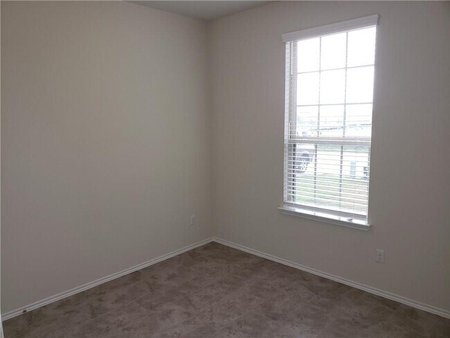 Building Photo - 1105 Cliffbrake Wy