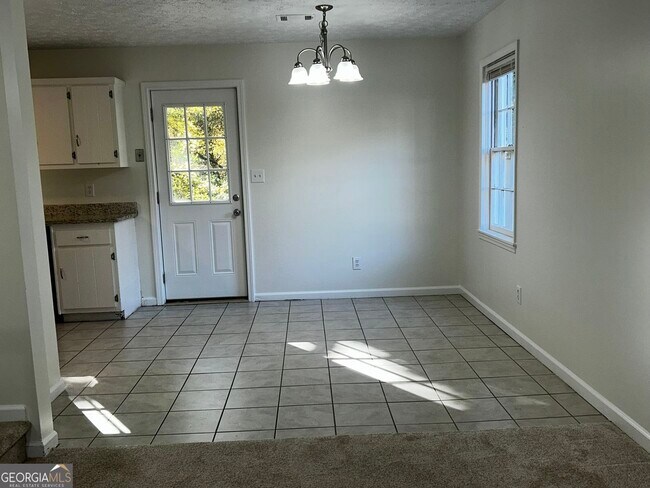 Foto del edificio - 155 Fay Dr