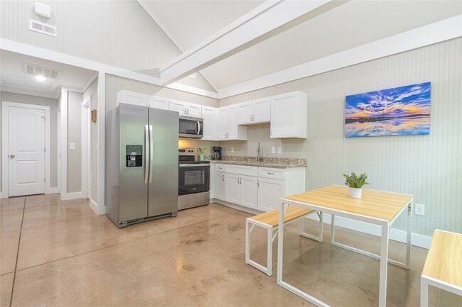 Building Photo - 1025 Smyzer Rd