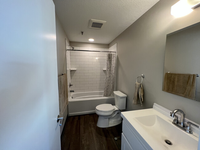 Foto del edificio - 914 3rd Ave NE
