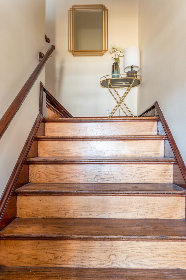 Entry Stairs - 5945 Coronado Ave