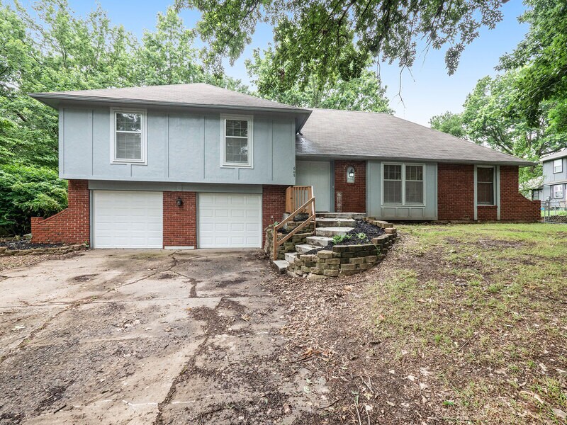 605 Lillian Ln, Raymore, MO 64083 House Rental in Raymore, MO