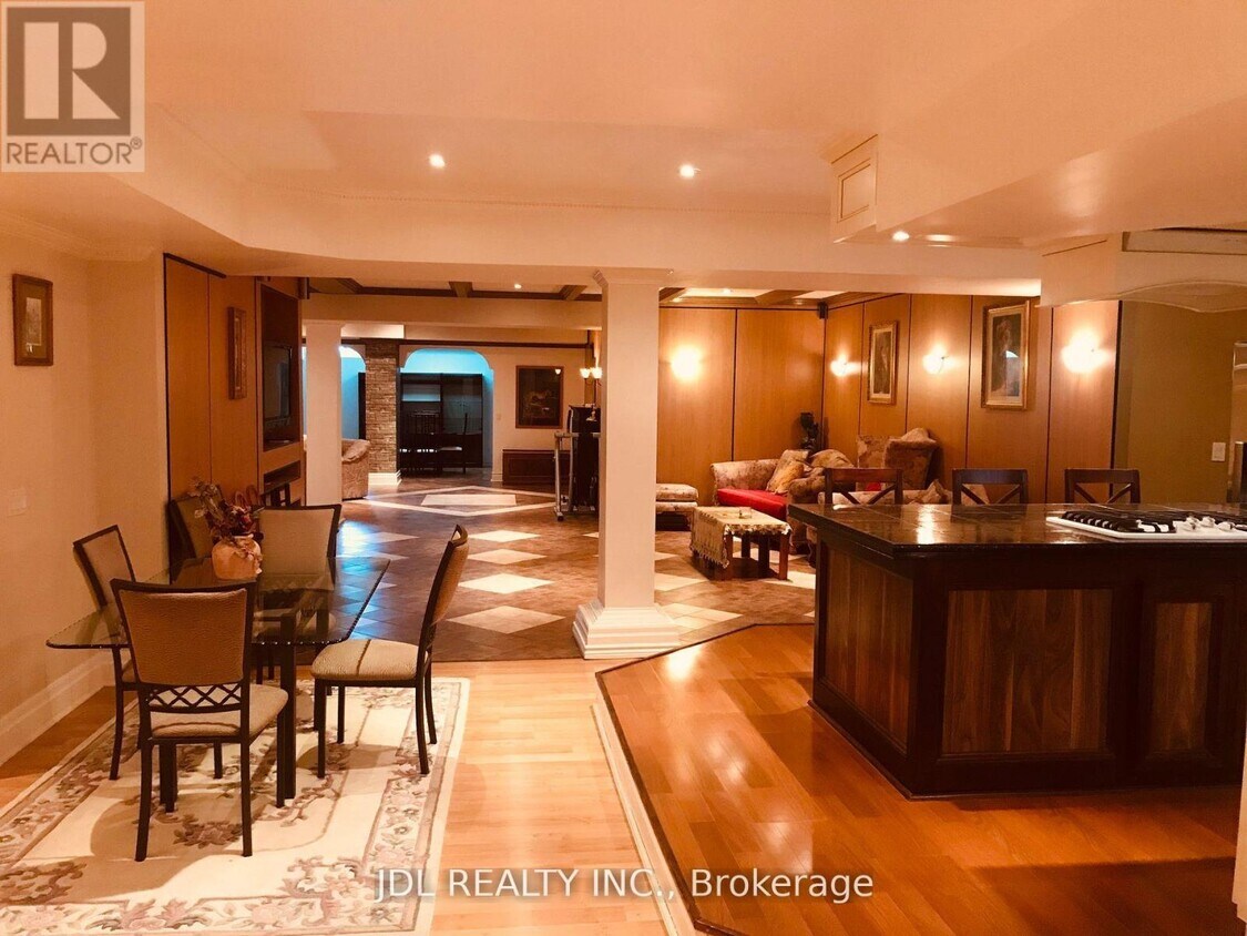 Photo principale - 15 Lake Woods Dr
