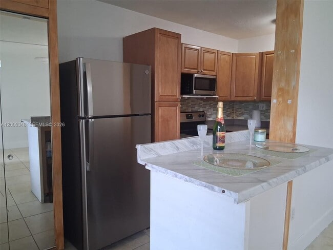 Foto del edificio - 4444 SW 67th Ave