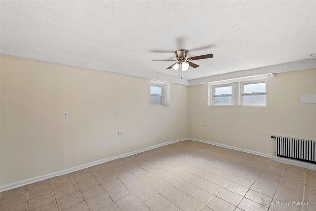 Foto del edificio - 5400 W Foster Ave