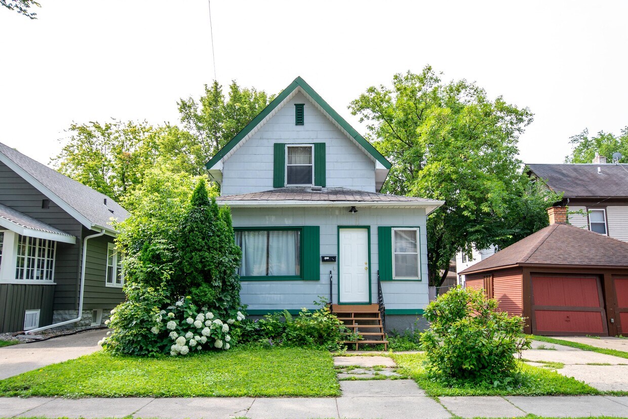 Primary Photo - 1342 5th Ave S