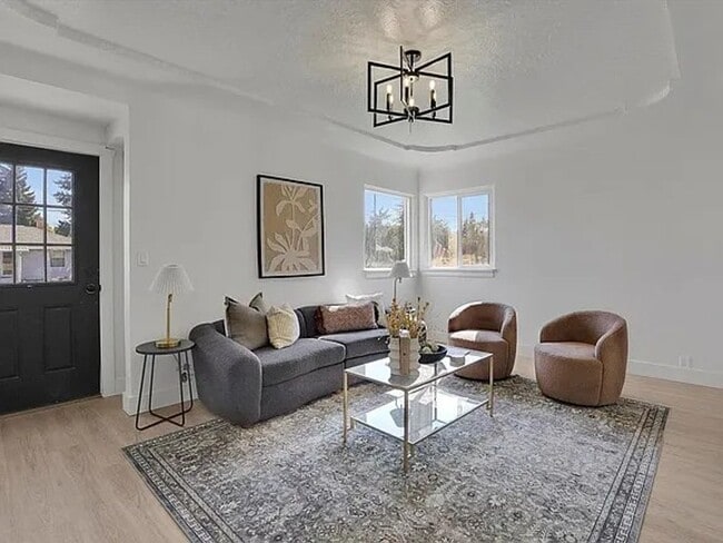 Foto del edificio - For Rent – Spacious 4-Bedroom, 2-Bath Home...