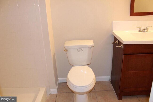 Foto del edificio - 112 Bentley Ct