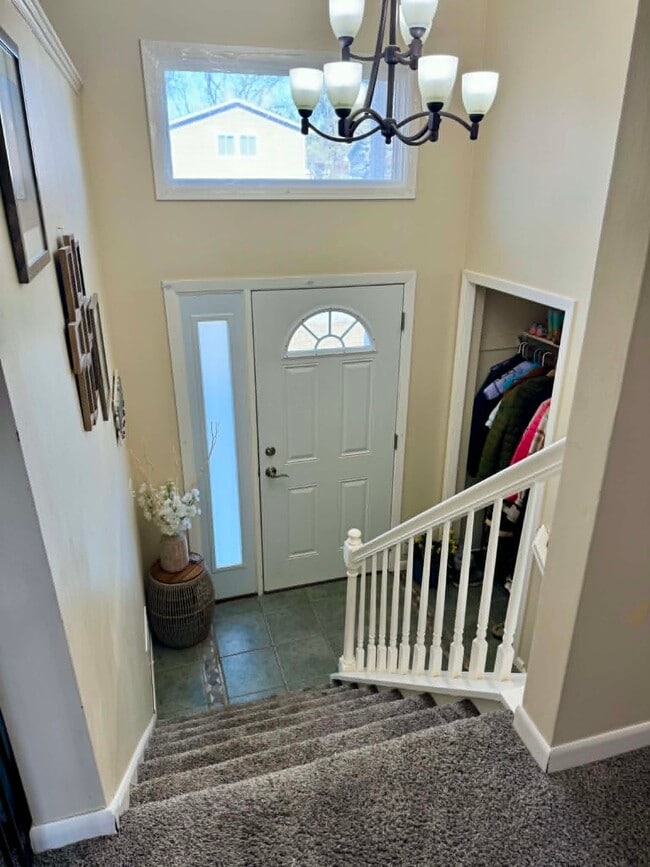 Building Photo - 7417 Meadowwood Dr