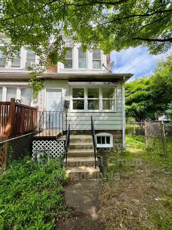 Building Photo - 13 Kern St