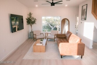 Building Photo - 3318 Lewis Speedway