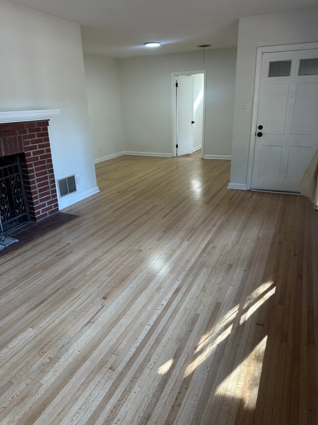 Building Photo - 3414 Peach Orchard Rd